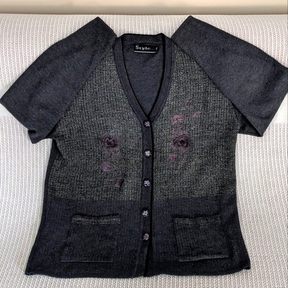 Vintage Charcoal Sweater * Embroidered Flowers * VNeck *Buttons * Pockets * XL - Picture 3 of 7